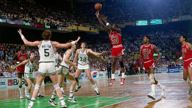 排球直播-乔丹创造的季后赛63分历史纪录，为何连常规赛得分前30都挤不进？