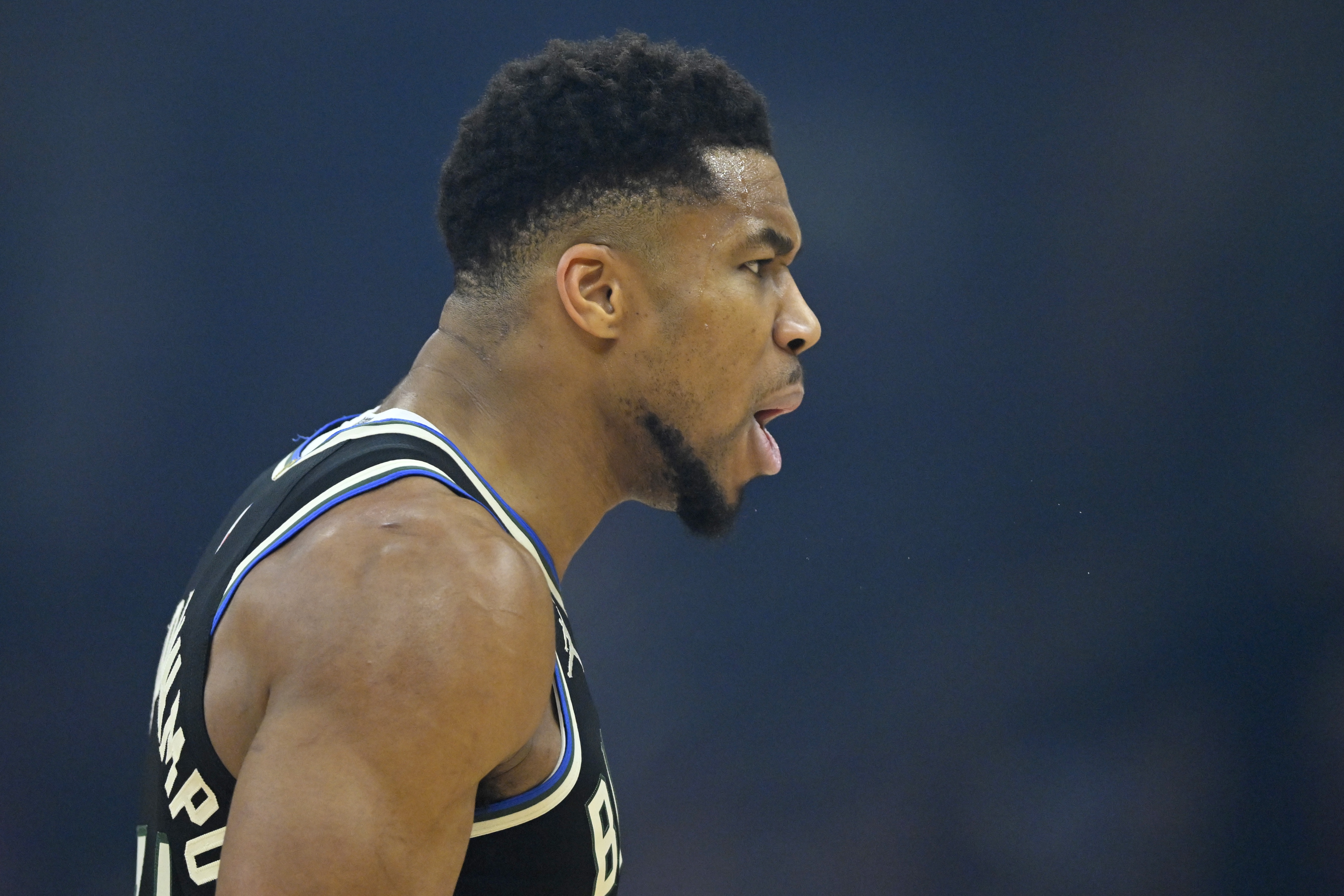 排球直播-队友都烦了!波蒂斯:希望字母尽快决定 别让乌云一直笼罩着球队