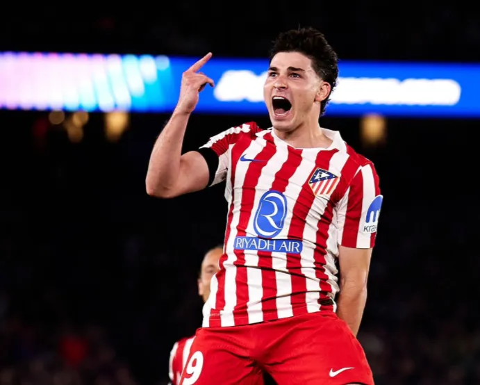 NBA录像-上个欧冠对巴萨任意球破门的球员，是2017年的迪马利亚