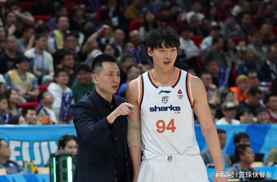 nba直播-CBA第一争冠热门球队！一年连拿三冠有望冲第4冠：比广东北京还猛